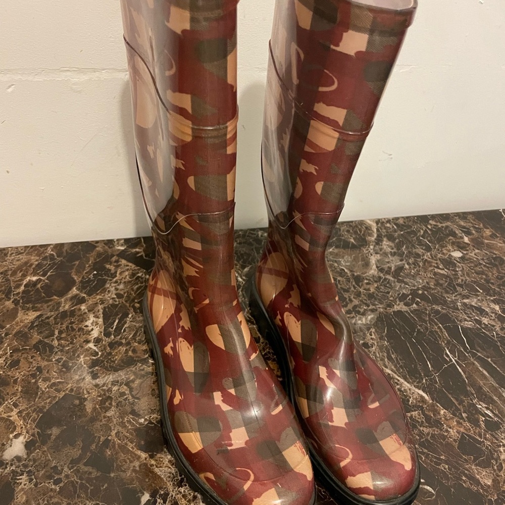Stylish Red and Brown Patterned Rain Boots - Picture 3 of 7